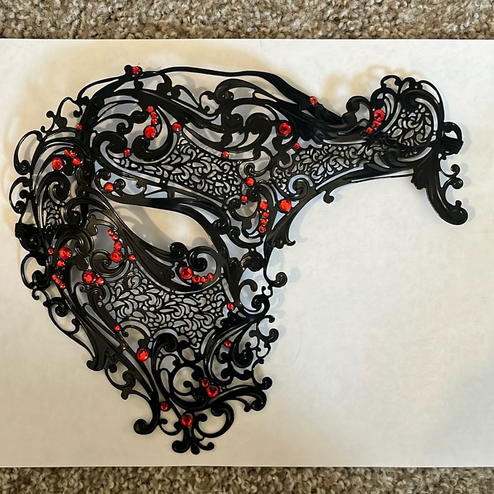 Black and red masquerade mask
